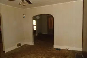 207 Locust St, Ambridge, PA 15003 - Photo 7