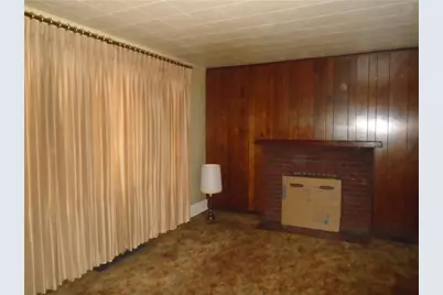 207 Locust St, Ambridge, PA 15003 - Photo 5