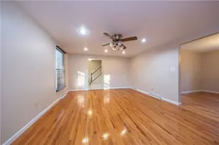 129 Mayberry Dr, Monroeville, PA 15146 - Photo 3