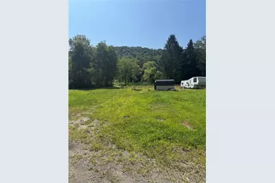 126 Hillview Ln, Saltlick Township, PA 15462 - Photo 3