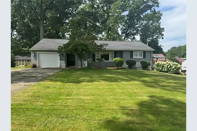 801 Lillian Dr, Hermitage, PA 16148 - Photo 1