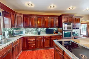 1490 Olde Stable Ln, Moon/Crescent Twp, PA 15108 - Photo 5