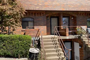 3266 Niagara Square, Pittsburgh, PA 15213 - Photo 5