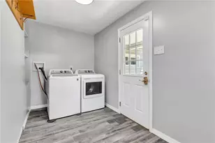 936 Pike Run Dr, California, PA 15423 - Photo 11