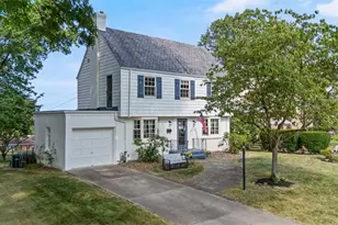 1166 Pinewood Dr, Pittsburgh, PA 15243 - Photo 1