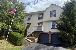 214 Hooks Ln, Canonsburg, PA 15317 - Photo 1