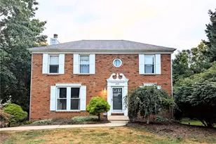 1605 Forest Ridge Dr, Pittsburgh, PA 15237 - Photo 1