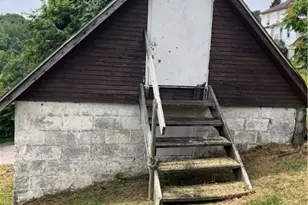 319 Bessemer Ave, Twp of But SW, PA 16045 - Photo 15