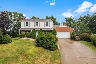 116 Williamsburg Pl, Hempfield Township, PA 15642 - Photo 1