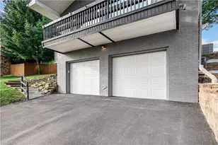 223 Columbia Dr, Center Township, PA 15001 - Photo 37