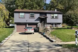 615 Nova Dr, Economy, PA 15042 - Photo 1