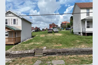 243 E Fairview Ave, Connellsville, PA 15425 - Photo 3