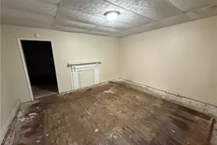 216 S 7th St, Jeannette, PA 15644 - Photo 7