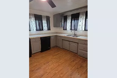 1001 7th Ave, Conway, PA 15027 - Photo 9