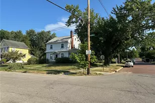 433 E Sheridan Ave, New Castle, PA 16105 - Photo 1