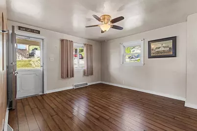 3909 Inland Avenue, West Mifflin, PA 15122 - Photo 9