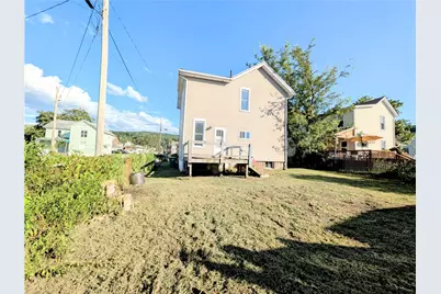 504 W 2nd Ave, Derry Boro, PA 15627 - Photo 17