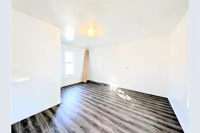 504 W 2nd Ave, Derry Boro, PA 15627 - Photo 11