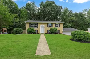 113 Edgewood Cir, Ohioville, PA 15052 - Photo 1