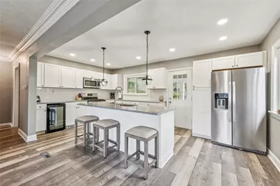 301 Lewis Ave, Jeannette, PA 15644 - Photo 5