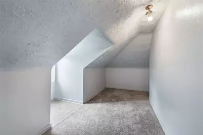 301 Lewis Ave, Jeannette, PA 15644 - Photo 15