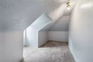 301 Lewis Ave, Jeannette, PA 15644 - Photo 15