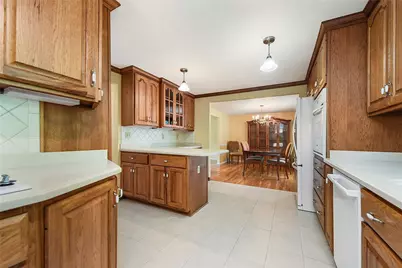 524 Rainier Dr, Pittsburgh, PA 15239 - Photo 13