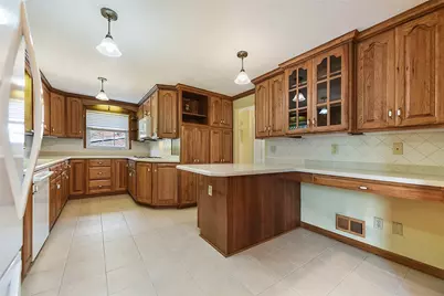 524 Rainier Dr, Pittsburgh, PA 15239 - Photo 11