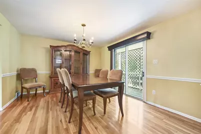 524 Rainier Dr, Pittsburgh, PA 15239 - Photo 9