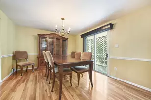 524 Rainier Dr, Pittsburgh, PA 15239 - Photo 9