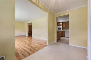 524 Rainier Dr, Pittsburgh, PA 15239 - Photo 3