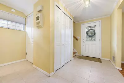 524 Rainier Dr, Pittsburgh, PA 15239 - Photo 17