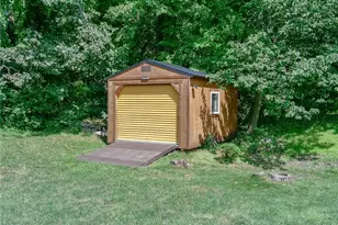 620 Timberline Ln, New Stanton, PA 15672 - Photo 29