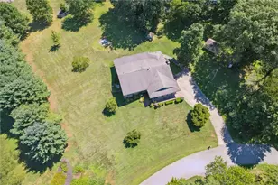 107 Jennie Dr, Lancaster Township, PA 16037 - Photo 37