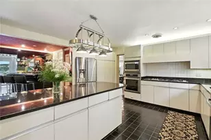 872 Canterbury Ln, Pittsburgh, PA 15232 - Photo 17