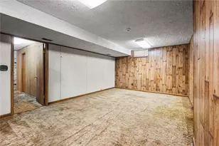 450 Greenwood Dr, Hermitage, PA 16148 - Photo 29