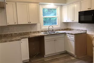 450 Greenwood Dr, Hermitage, PA 16148 - Photo 5