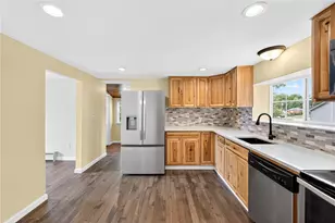 1043 Collinsburg Rd, Rostraver, PA 15089 - Photo 17