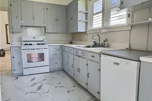 223 Emlenton St, Saint Petersburg, PA 16054 - Photo 5