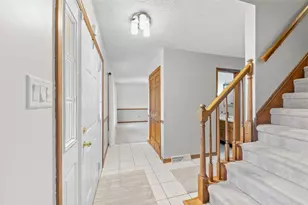 2420 Bonnie Dell Dr, South Park, PA 15129 - Photo 5