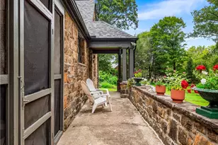 2501 Oakwood Rd, Pittsburgh, PA 15116 - Photo 3