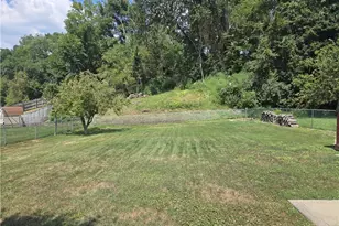 503 Crestview Dr, Pittsburgh, PA 15239 - Photo 3