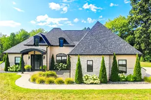 3340 S Parkside Dr, Neshannock Township, PA 16105 - Photo 1