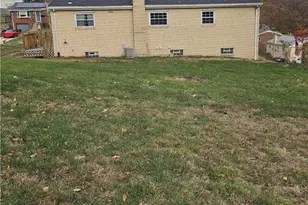 124 Clover Dr, Center Township, PA 15061 - Photo 3