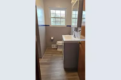 124 Clover Dr, Center Township, PA 15061 - Photo 9