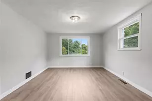 564 Bartleyville Rd, Hanover Township, PA 15021 - Photo 7