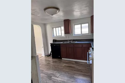 137 Sherman Ave, Vandergrift, PA 15690 - Photo 5