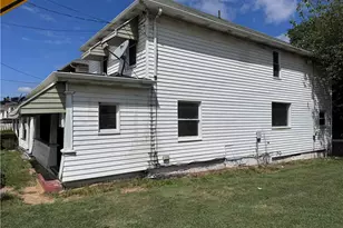 137 Sherman Ave, Vandergrift, PA 15690 - Photo 3