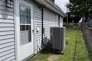 843 Stambaugh Ave, Sharon, PA 16146 - Photo 3