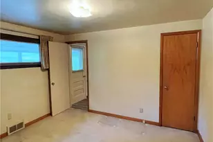 5545 Annetta Dr, Bethel Park, PA 15102 - Photo 19